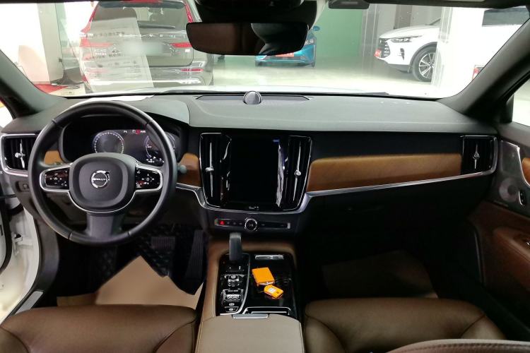 Used Volvo S90 New Energy 2021 T8 eDrive Hybrid Zhiyi Luxury Edition