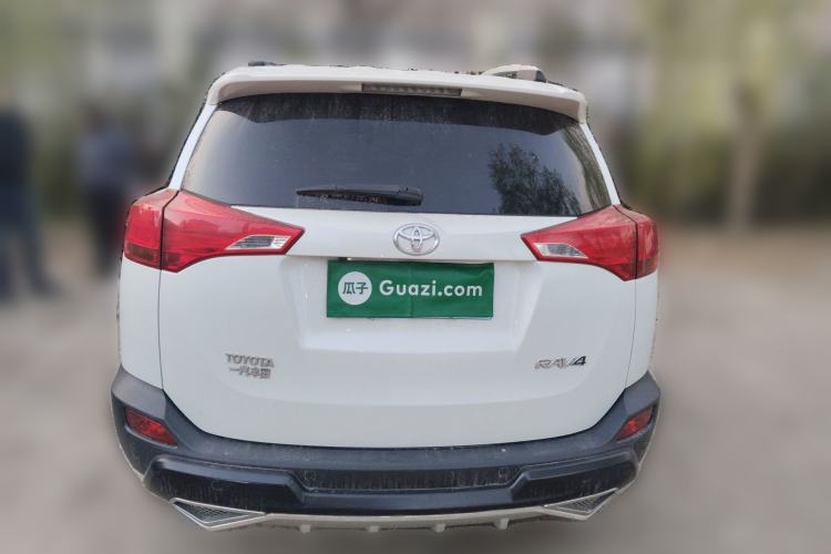 Used Toyota RAV4 2015 2.0L CVT Two-Wheel Drive Fashion Edition Rear