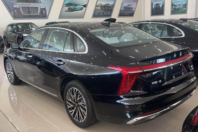 Used Hongqi H5 2025 2.0T Automatic Flag Edition – 500 000 Units Commemorative Version
