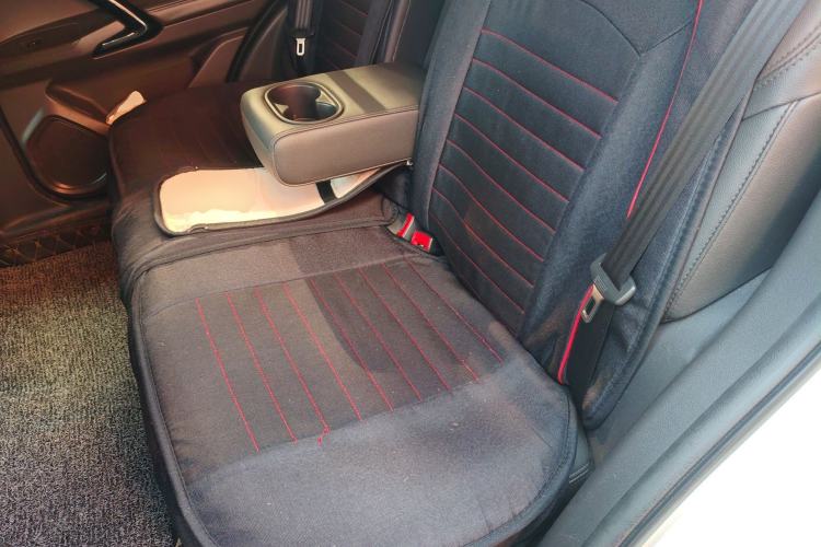 Used GAC Trumpchi GS4 2017 235T Manual Two-Wheel Drive Luxury Edition Left Rear Seat