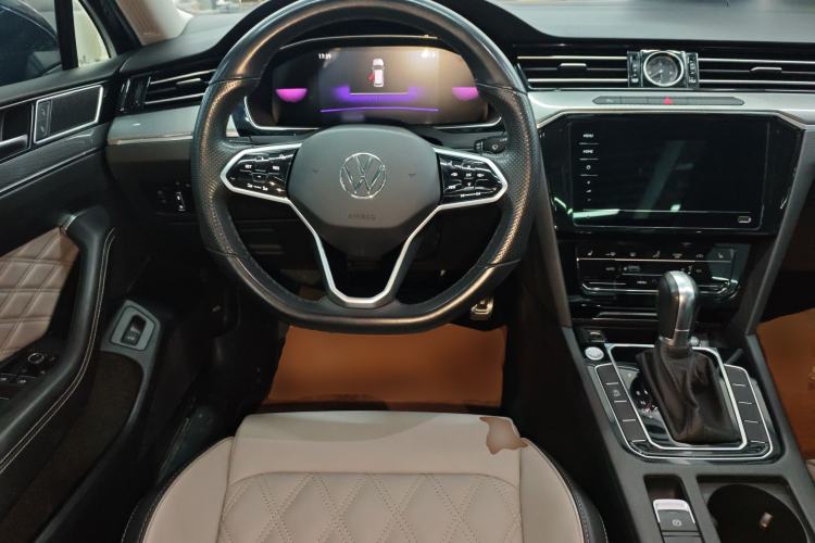 Used Volkswagen Magotan 2023 2 Million Units Limited Edition 330TSI DSG Leading Version