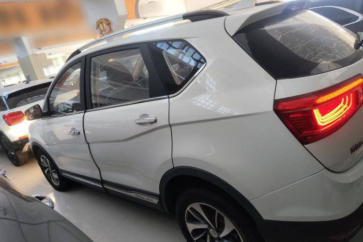 Used Baojun 560 2017 Rhythmic Edition 1.5T Manual Enjoyment Model
