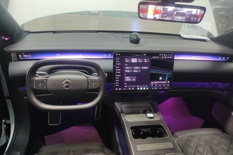 Used Nio ET9 2025 100 kWh Center Console