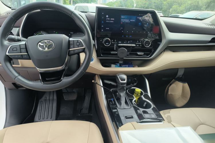 Used Toyota Highlander 2022 Dual-Engine 2.5L Two-Wheel Drive Prestige Edition 7-Seater Center Console