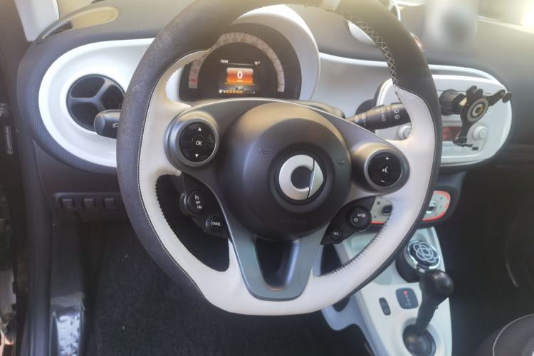 Used smart fortwo 2015 1.0L 52 kW Hardtop Passion Edition