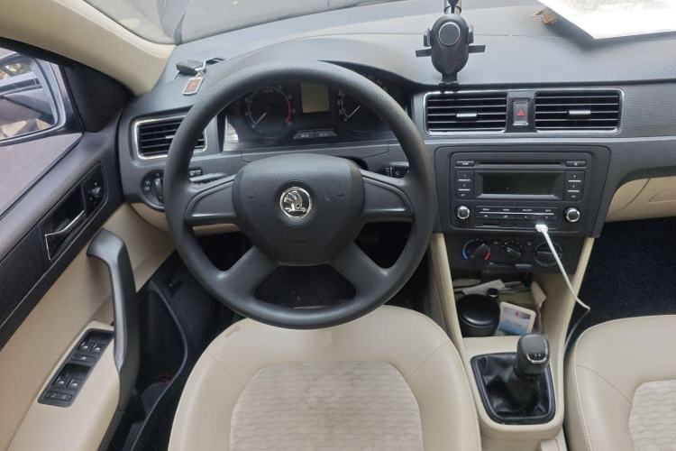 Used Skoda Rapid 2013 1.6L Manual Smart Selection Model
