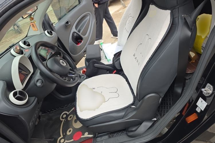 Used smart fortwo 2015 1.0L 52 kW hardtop Dynamic version Left Rear Seat