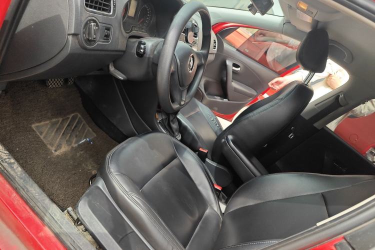 Used Volkswagen Polo 2014 1.6L Automatic Comfort Edition
