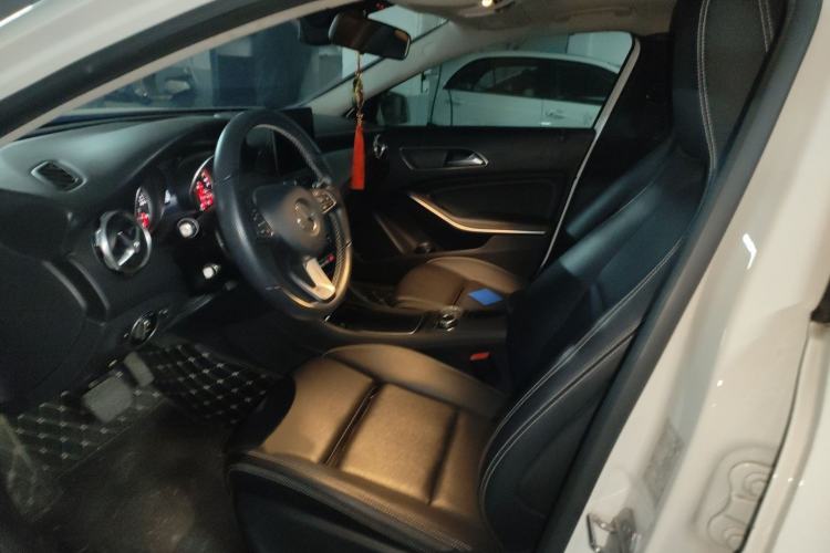 Used Mercedes-Benz GLA 2018 GLA 200 Sport Edition Left Front Seat