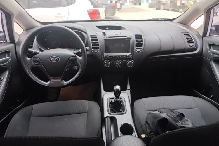 Used Kia K3 2015 1.6L Manual GL Center Console