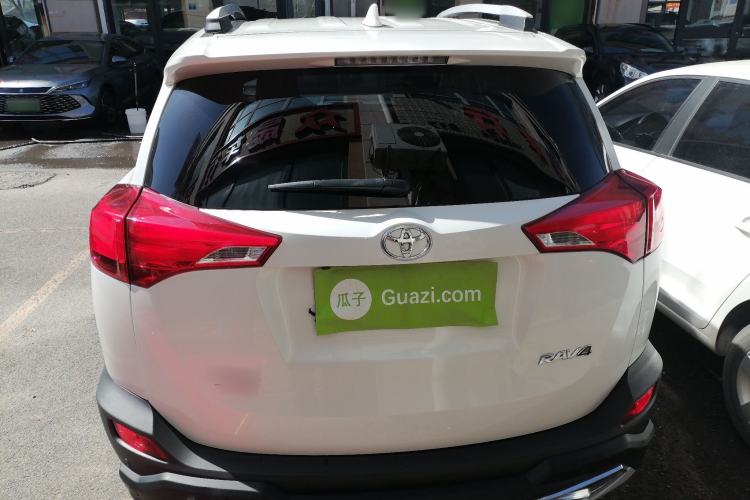 Used Toyota RAV4 2015 2.0L CVT Two-Wheel Drive Fashion Edition Rear