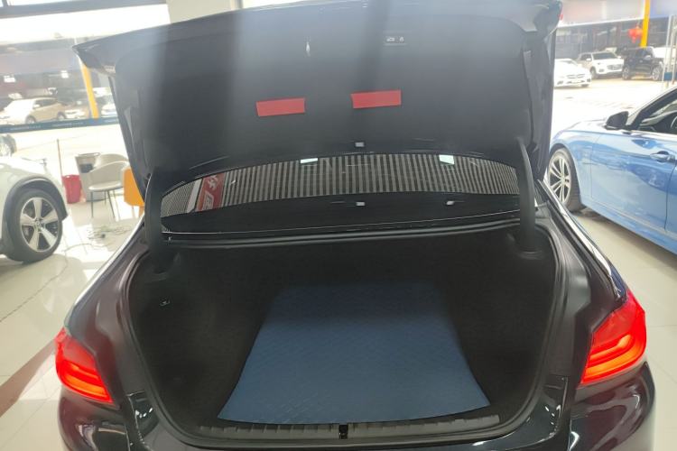 Used BMW 5 Series 2018 530Li Luxury Edition M Sport Package Trunk