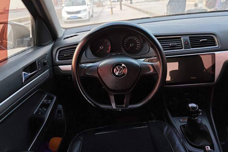 Used Volkswagen Lavida 2017 1.6L Manual Fashion Edition
