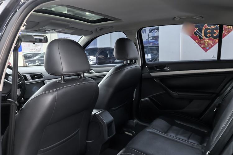 Used Volkswagen Lavida 2015 1.6L Automatic Comfort Edition