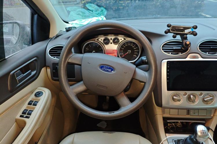 Used Ford Focus 2013 Sedan Classic 1.8L Manual Base Model