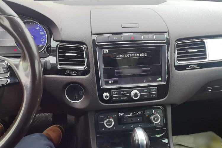 Used Volkswagen Touareg 2017 3.0 TSI Touareg Edition Audio And AC Panel