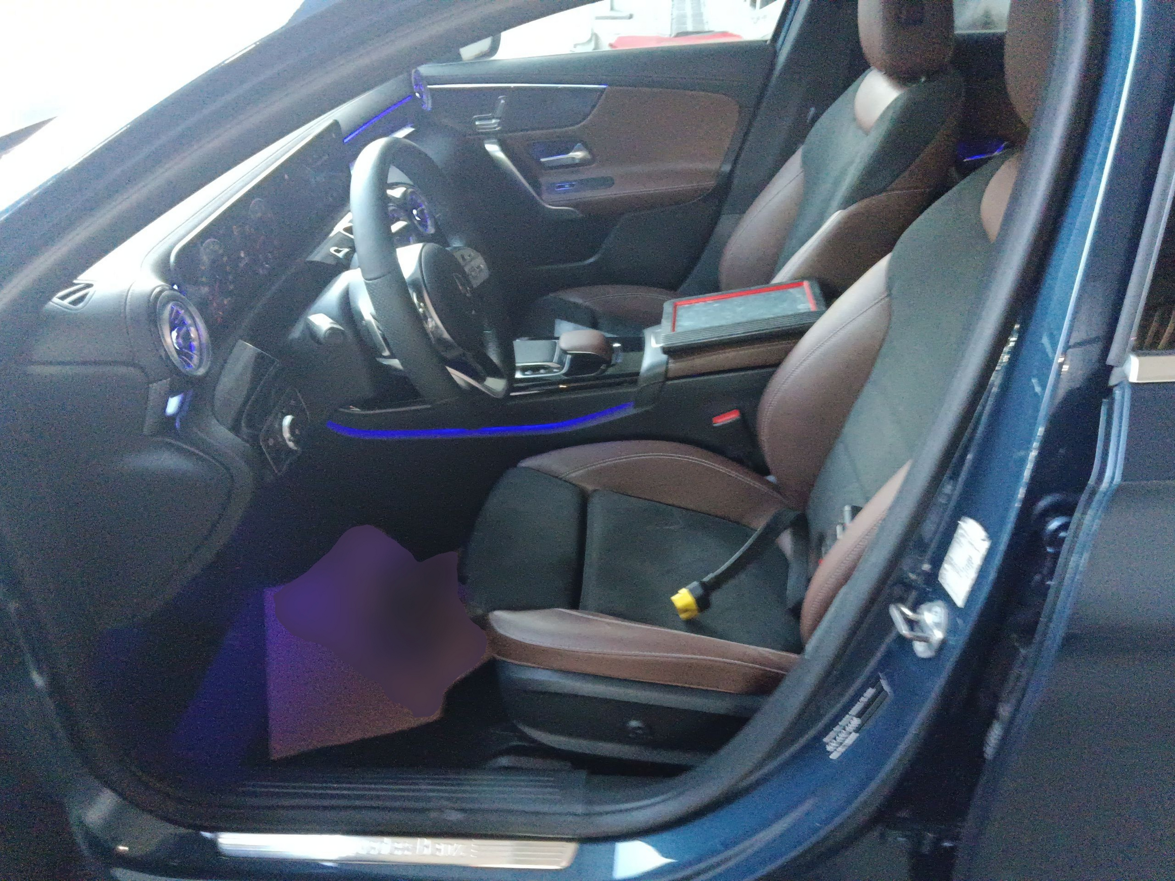 Переднее сиденье в автомобиле