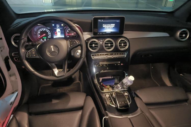 Used Mercedes-Benz GLC 2019 GLC 200 L 4MATIC Center Console