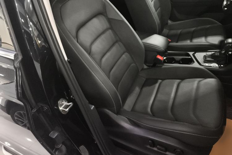 Used Volkswagen Tiguan L 2019 330TSI Automatic Two-Wheel Drive Smart Luxury Version China V Emission Standard
