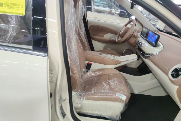 Used Wuling Bingo 2025 333 km Enjoyment Version Right Front Seat