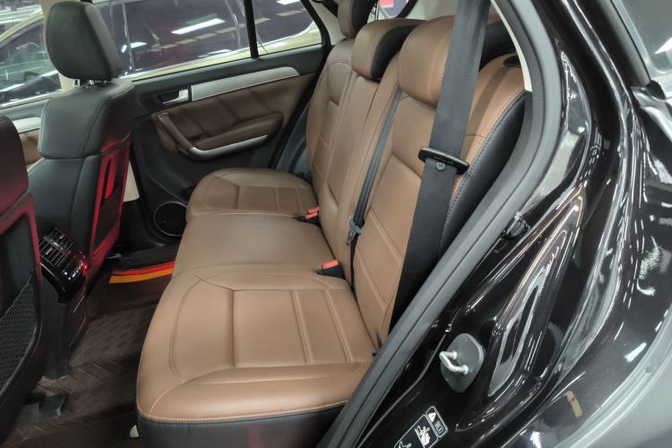 Used Haval H8 2017 2.0T Gasoline 4x4 Smart Enjoyment Version
