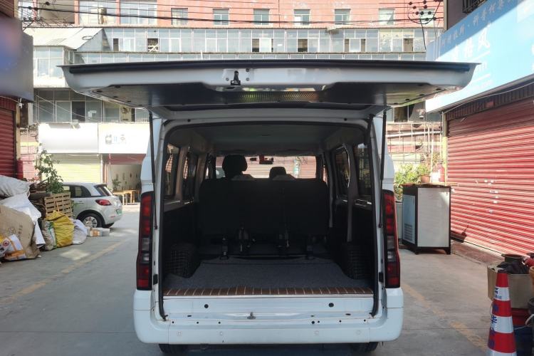 Used JMC Fushun 2022 2.0T Manual Multi-Function Passenger Vehicle Short Wheelbase Low Roof 6-Seater
