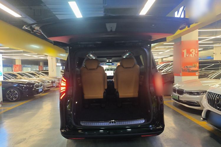 Used Geely Galaxy LEVC L380 2024 140-Degree 6-Seater All-Wheel-Drive Ultra Trunk