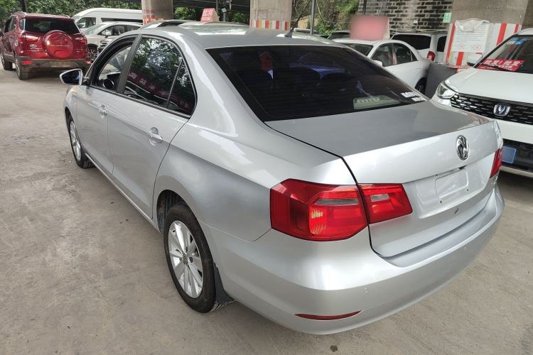 Used Volkswagen Jetta 2015 Value Edition 1.6L Automatic Comfort Version Rear Left 45 Deg