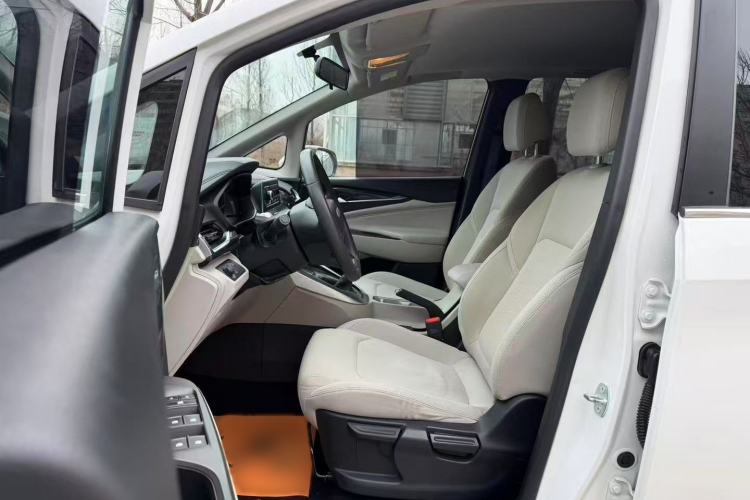 Used SAIC MAXUS G50 2021 1.5T Manual Comfort A Interior 3