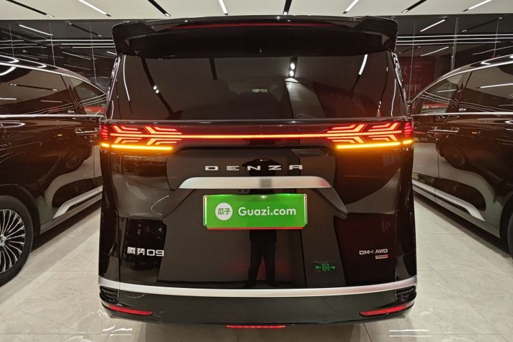 Used Denza D9 2025 DM-i Intelligent Drive 1020 Four-Wheel Drive Flagship Model