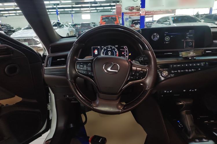 Used Lexus ES 2020 200 Luxury Edition
