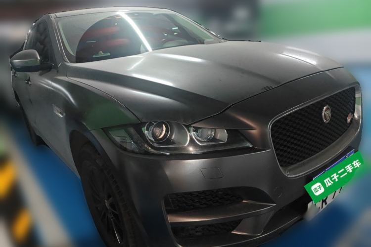 Used Jaguar F-PACE 2018 2.0T Four-Wheel Drive Urban Luxury Edition Front Right 45 Deg