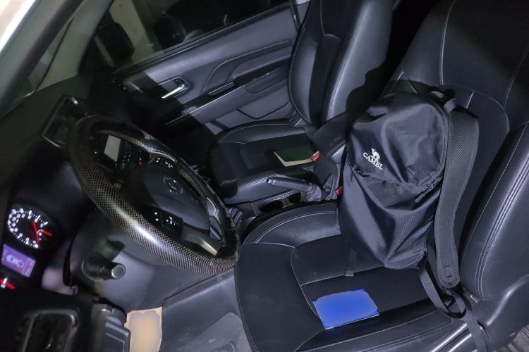 Used Great Wall Wingle 5 2017 2.0T European Version Diesel Two-Wheel Drive Advanced Large Double-Cab GW4D20E Left Front Seat