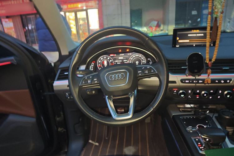 Used Audi Q7 2018 40 TFSI Comfort Model