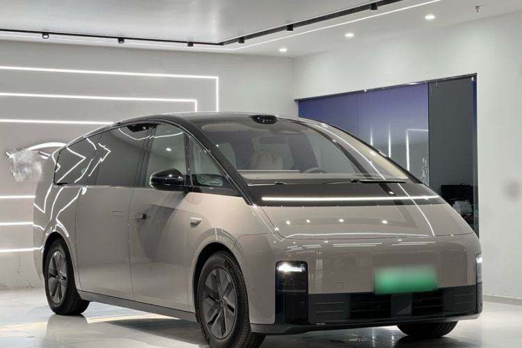 Used Li Auto MEGA 2025 Ultra Smart Refreshed Edition