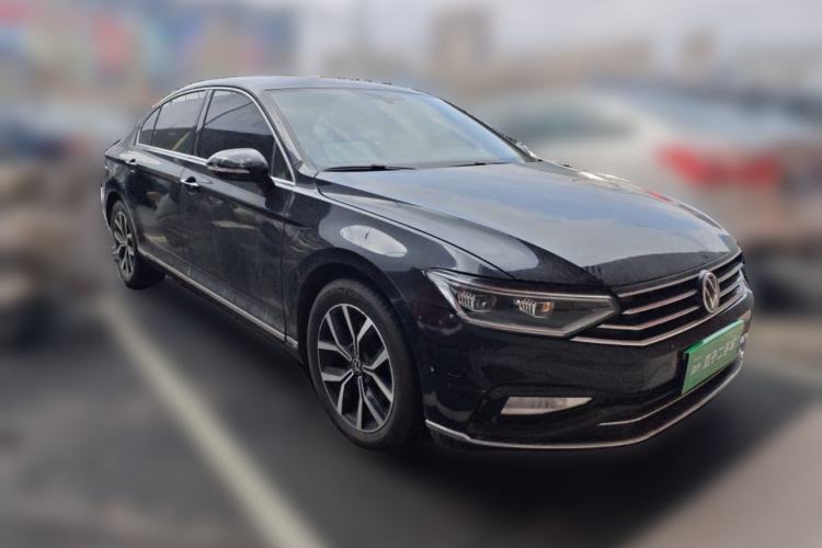 Used Volkswagen Magotan 2020 330TSI DSG Leading Model Front Right 45 Deg