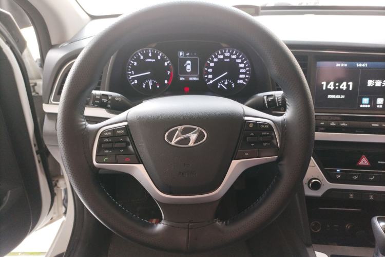 Used Hyundai Elantra (6th Generation / Lingdong) 2018 1.6L Automatic 15th Anniversary Special Edition Steering Wheel