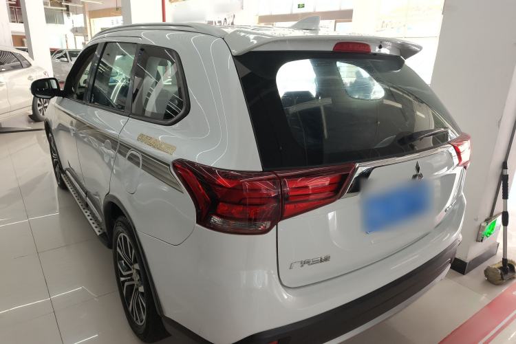 Used Mitsubishi Outlander 2018 2.0L Two-Wheel Drive Glory Edition 5 Seats