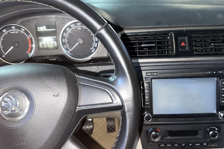 Used Skoda Rapid 2013 1.6L Manual Preferred Version
