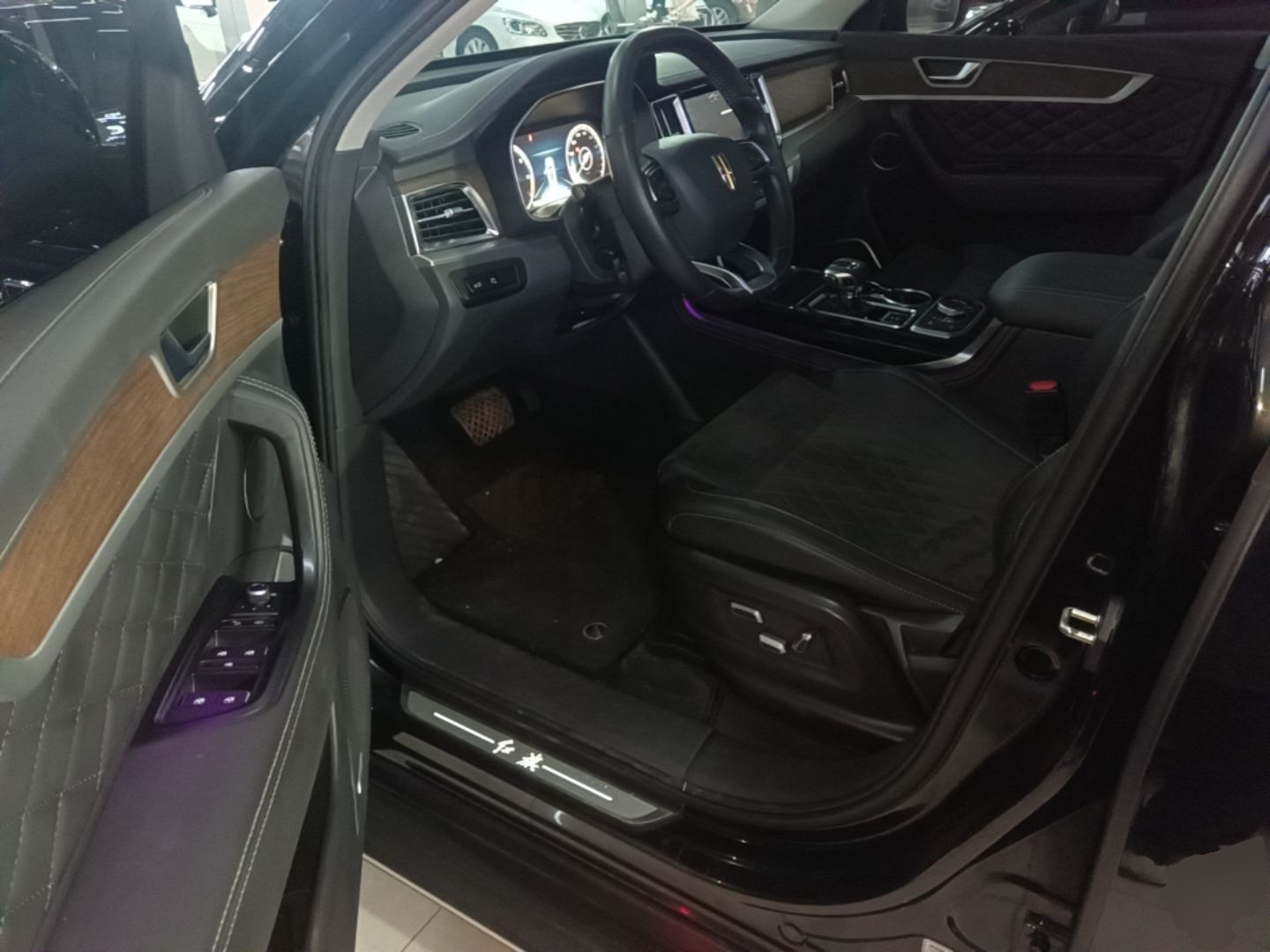 Hongqi HS7 2022 2.0T DCT Two-Wheel Drive Smart Connect Flagship Edition Five Seats - Chinese Trim Xiang — снимка 18
