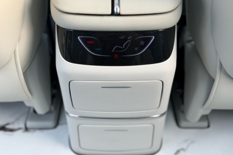 Used FORTHING Xinghai V9 2024 1.5TD 200km Qingyunti Series Premium Version Interior 5