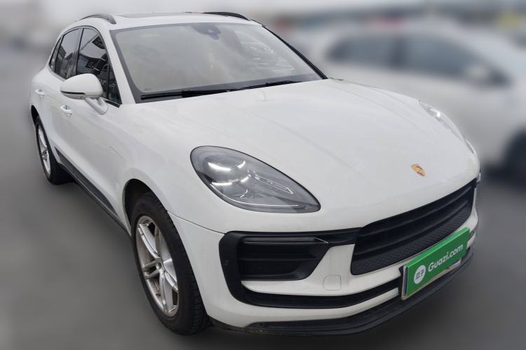 Used Porsche Macan 2022 Macan 2.0T Front Right 45 Deg