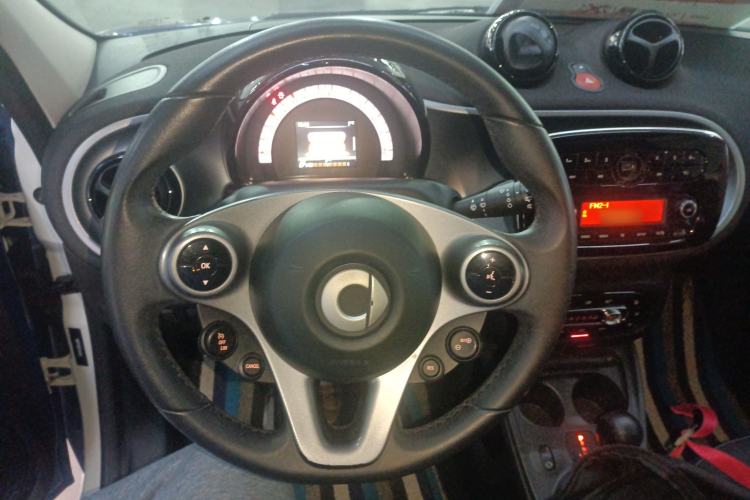 Used smart forfour 2016 1.0L 52 kW Passion Edition