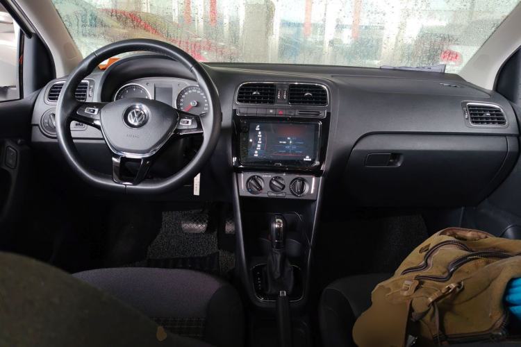 Used Volkswagen Polo 2016 1.6L Automatic Comfort Model
