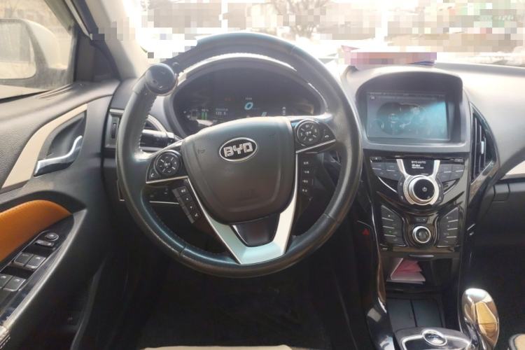 Used BYD Qin New Energy 2015 1.5T Dual-Crown Flagship Edition
