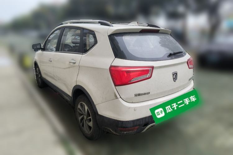 Used Baojun 560 2015 1.8L manual luxury version
