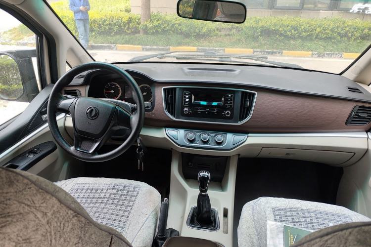 Used FORTHING Lingzhi 2019 M5L 1.6L 9-Seater Base Model China VI Standard