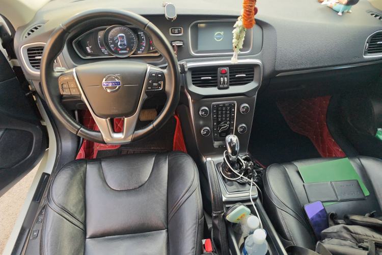 Used Volvo V40 2016 T3 Zhiyi Edition