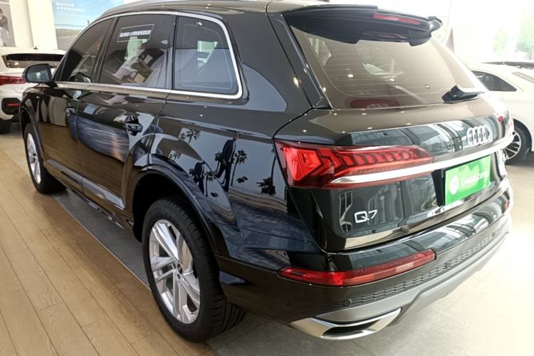 Used Audi Q7 2023 45 TFSI quattro S line Sport model