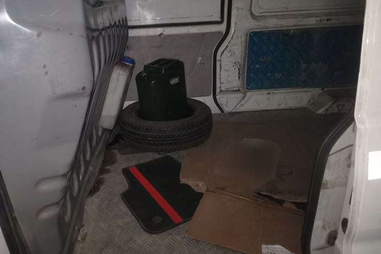 Used Sunlong DST 5 2021 All-Electric Van with 41.86 kWh Left Rear Seat